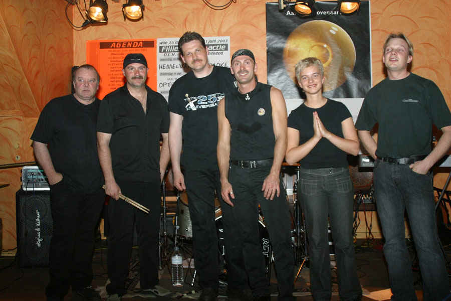 Blind Act.jpg (130668 bytes)