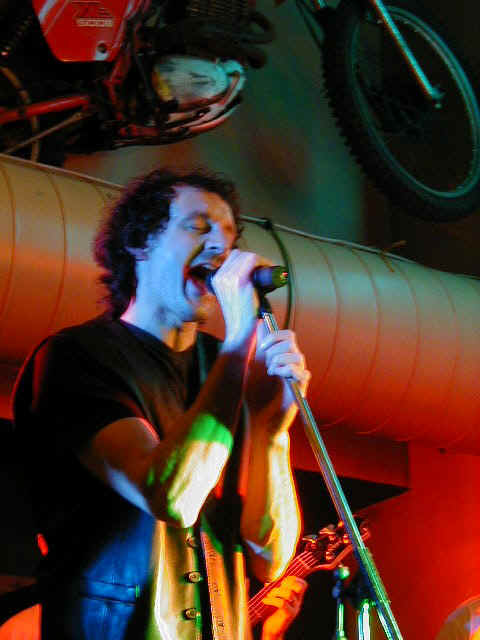 JJ-Wi.jpg (67047 bytes)